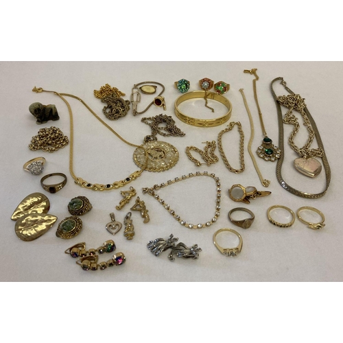 1009 - A small quantity of vintage and modern gold tone costume jewellery.  To include: rings, clip on earr... 