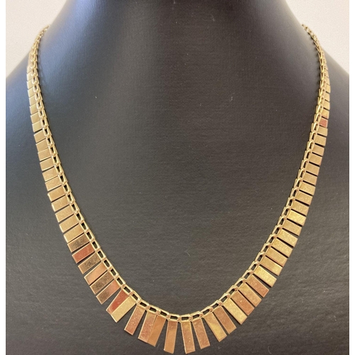 6 - A 17 inch Cleopatra style 9ct gold necklace. Hallmarks to fixings. Total weight approx. 7g.