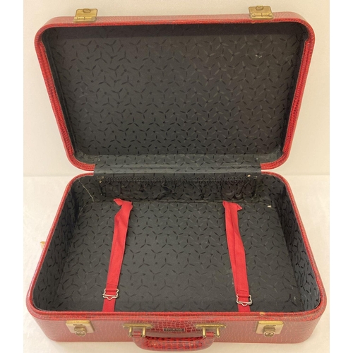 1270 - A matching vintage mock crocodile effect 2 piece luggage set by Pukka, in red. Small suitcase and ov... 