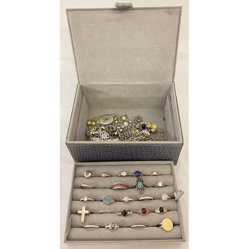 1028 - A modern faux leather jewellery box and contents with lift out ring tray. Jewellery includes rings, ... 