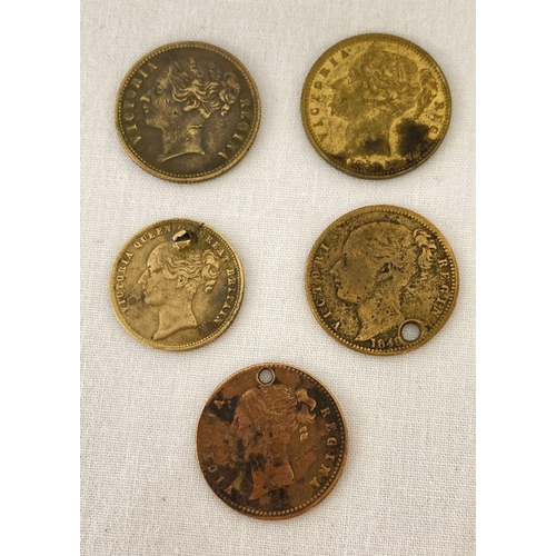 75 - 5 Victorian gaming tokens. Comprising: 2 x The Prince Of Wales Model Half Sovereign, Triple Playing ... 