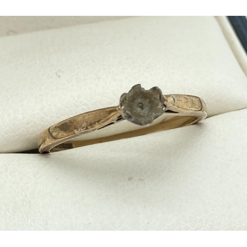 114 - A vintage 9ct gold solitaire ring mount. Full hallmarks to inside of band. Total weight approx. 1.6g... 