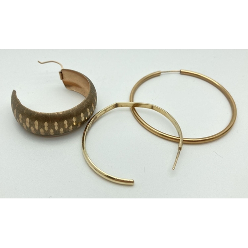 123 - 3 scrap gold hoop earrings. All marked 375. Total weight approx. 6.2g.