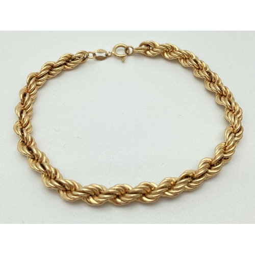 125 - A 9ct gold rope chain bracelet with spring clasp. Approx 7 inches long. Total weight approx. 3.7g.