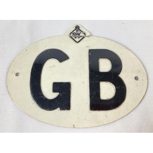 1246 - A vintage 1960's RAC Royal Automobile Club touring badge car plate. Approx. 14cm x 18cm.