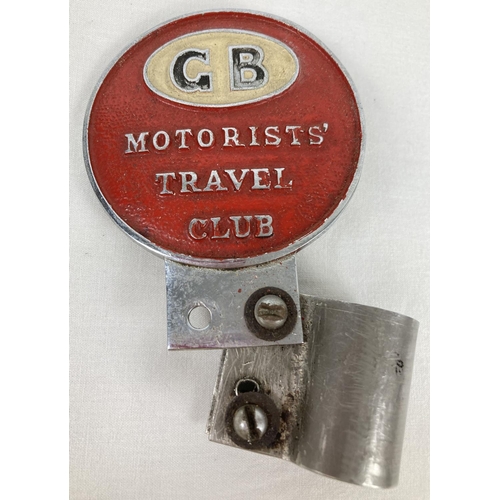 1250 - A vintage 1950's GB Motorists' Travel Club car badge, complete with fixing bracket. Approx. 8cm diam... 