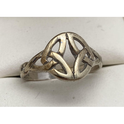 112 - A 9ct gold dress ring with circular Celtic pierced work design, Ring size N½. Total weight approx. 1... 