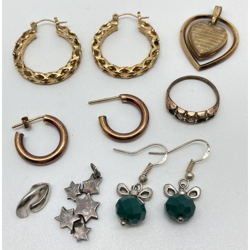 146 - A small collection of vintage and modern silver, rolled gold and costume jewellery. To include roled... 