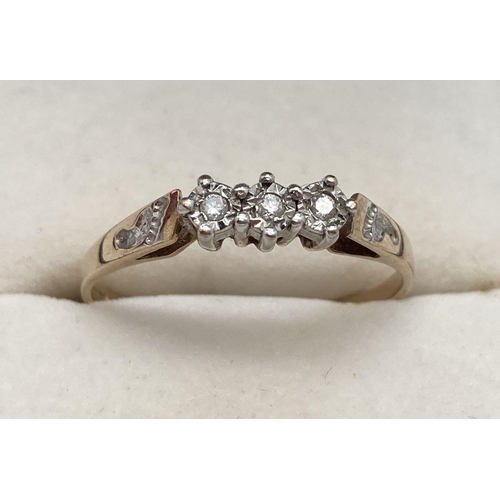 168 - A 9ct yellow gold and diamond trilogy ring, fully hallmarked inside band. 3 illusion set diamonds wi... 