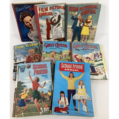 1206 - A small collection of vintage Girl's and Film annuals from 1930's, 40's and 60's. To include Girls' ... 