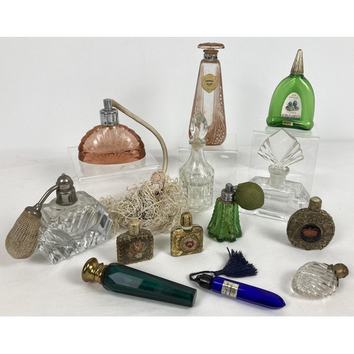 1260 - A collection of decorative vintage glass perfume bottles and atomisers. To include Art Nouveau style... 