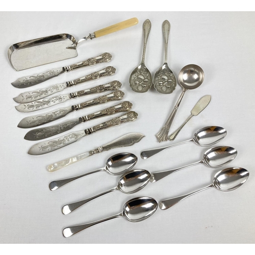 1064 - A small quantity of vintage and antique silver plated cutlery and flatware. To include a silver coll... 