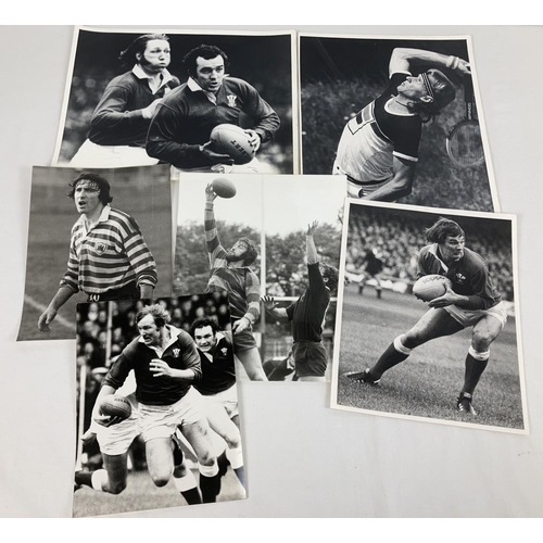 1221 - A large collection of Eamonn McCabe 1970's studio photographs of sports personalities. Many stamped ... 