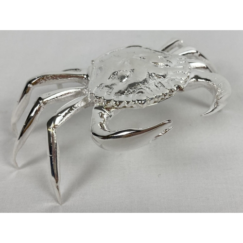 1079 - A modern silver plated crab shaped trinket/stamp box, with hinged lid. Approx. 4.5cm tall x 12cm lon... 