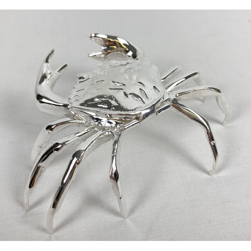 1079 - A modern silver plated crab shaped trinket/stamp box, with hinged lid. Approx. 4.5cm tall x 12cm lon... 