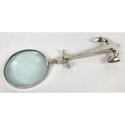 1324 - A magnifying glass with novelty shaped handle in the form of an anchor. Approx. 29.5cm long, glass a... 