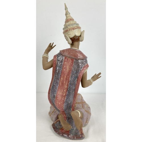 1163 - Retired Lladro gres porcelain Thai Dancer figurine by Vincente Martinez. Produced from 1977 -1999. B... 