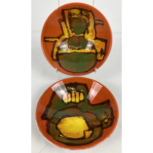 1175 - 2 vintage mid century Poole pottery Delphis pattern bowls. Approx. 15.5cm diameter. One cracked.