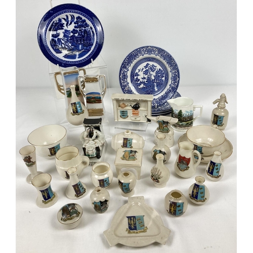 1176 - A box of assorted vintage ceramics to include Willow pattern and crested ware. Lot includes a collec... 