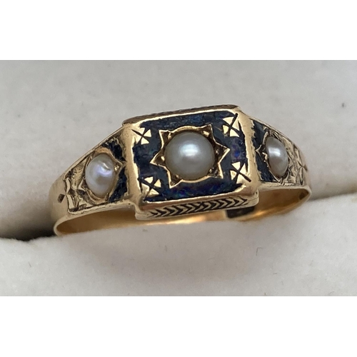 1103 - A Victorian 18ct gold pearl set mourning ring with black enamelled detail. Some wear to enamelling. ... 