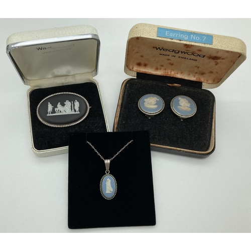 1134 - 3 vintage costume jewellery items set Wedgwood jasper ware ceramic plaques. A box pair of blue & whi... 