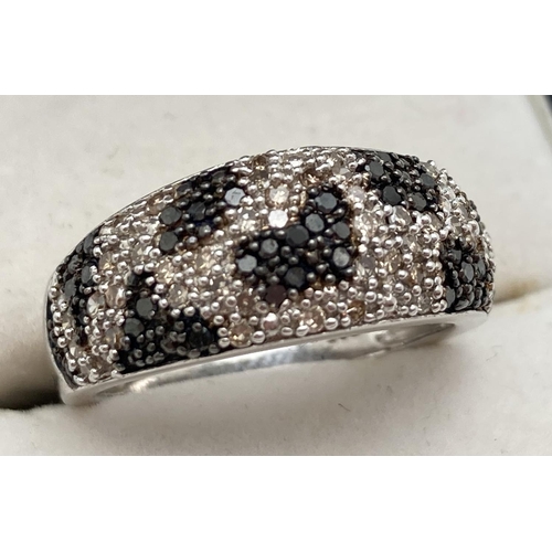 1161 - A 925 silver dress ring set with black and clear crystals. Marked inside of band with M*P makers mar... 