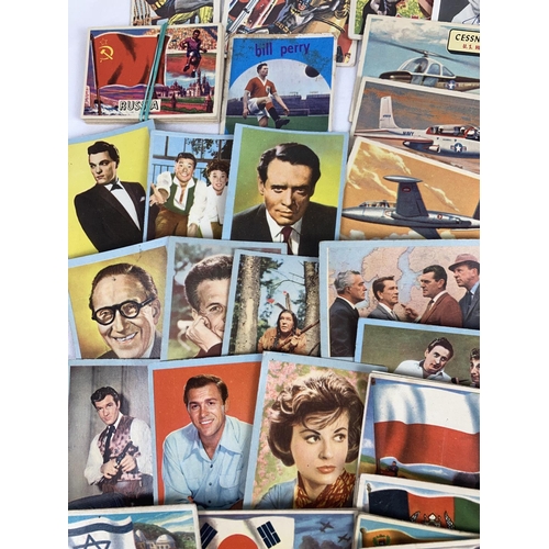 171 - A collection of assorted vintage A&BC Chewing gum cards. To include: Flags of the World (larger & sm... 