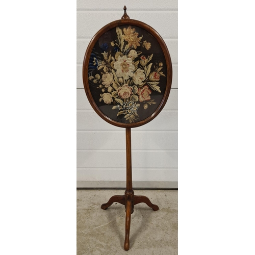 1479 - An antique 3 footed short pole screen with oval shaped fine needlepoint floral panel. Turned wooden ... 