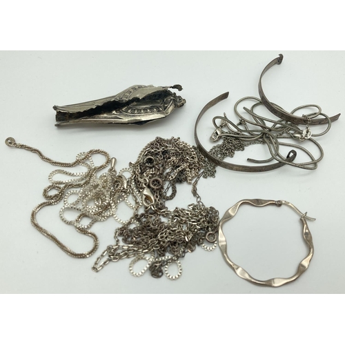 1212 - A small collection of assorted scrap silver and white metal, to include a quantity of broken chains.... 