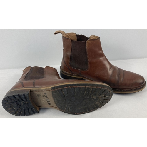 73 - A pair of men's light brown leather Chelsea boots by Joules, size 8. Joules name to sole of boots.