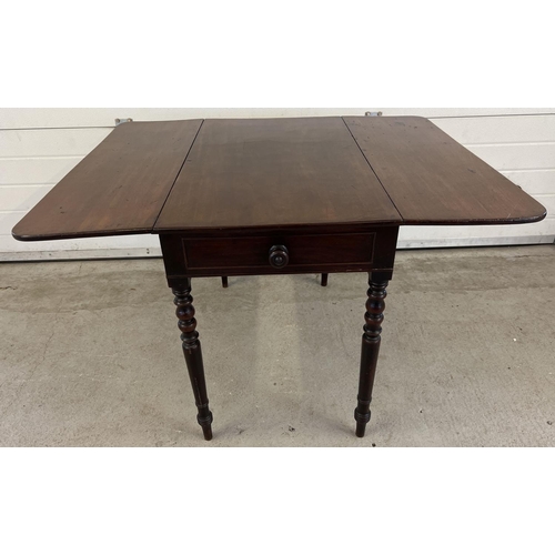 1330 - An antique mahogany Pembroke table with turned legs and drawer. Fully extended approx. 110 x 91cm.