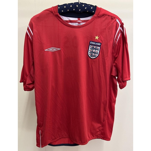 1219 - An England FC 2004/06 away football shirt. Size XL. With Eros and number 10 printed to the back.