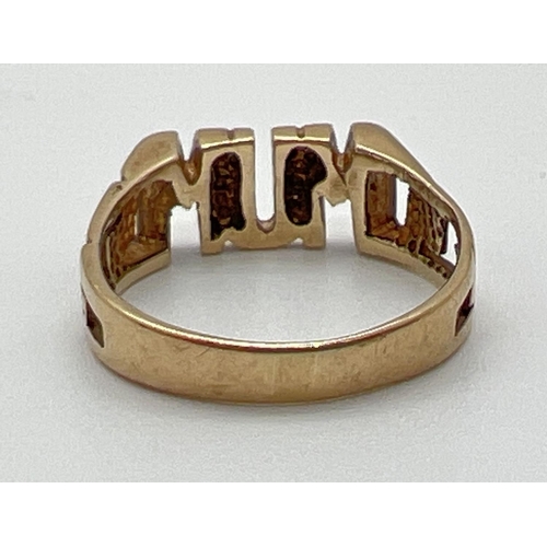 1058 - A 9ct gold 