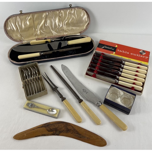 1139 - A collection of assorted vintage items, mostly cutlery. To include: cased Art Deco carving set, boxe... 