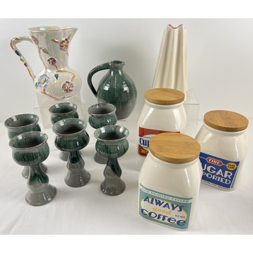 1179 - A box of assorted vintage & modern ceramics to include a set of 3 vintage style storage jars. Lot al... 