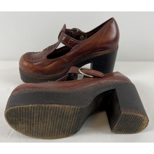 33 - A pair of vintage 1970's leather platform dolly shoes by Manfield, size 38.5.