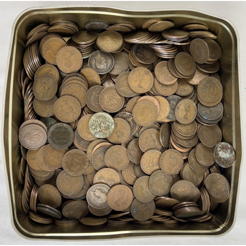 16 - A collection of vintage half penny coins in varying conditions to include sovereign heads of George ... 