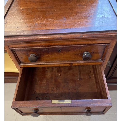 1342 - A Victorian mahogany twin pedestal cheval mirror dressing/vanity chest. With 5 drawer pedestals, eac... 