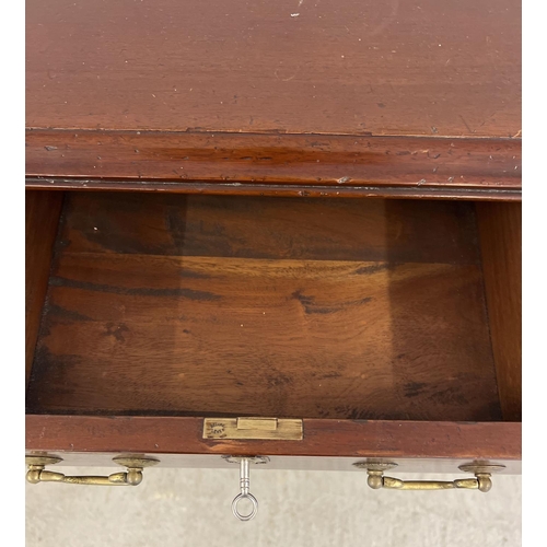 1343 - A pair of vintage mahogany bedside cabinets with brass drop handles and escutcheons. Single drawer a... 