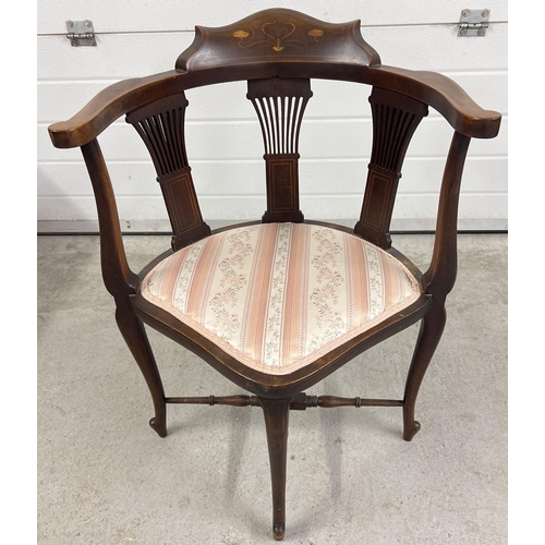 1378 - A Victorian dark wood corner chair with inlaid detail to back and fanned spindle design. 4 cabriole ... 