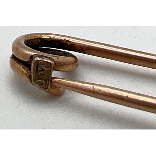 1146 - A vintage 9ct gold kilt pin, stamped '9ct' to hook. Approx. 5.2cm long, weighs approx. 2.4g.