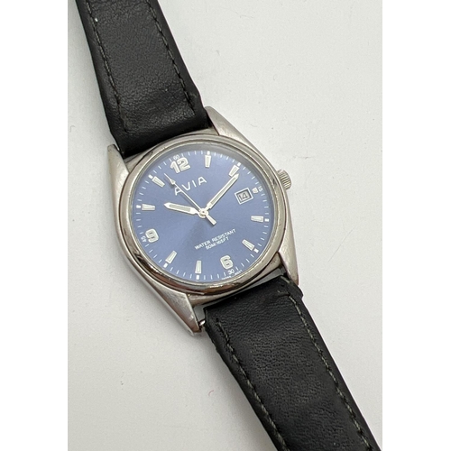 1201 - A men's vintage wrist watch by Avia - 100002, with black leather strap. Stainless steel case with bl... 