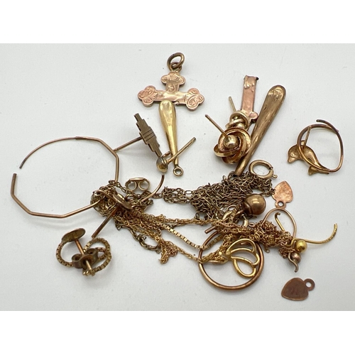 1074 - A small quantity of scrap gold earrings, chains and jewellery items. Items either marked or test as ... 