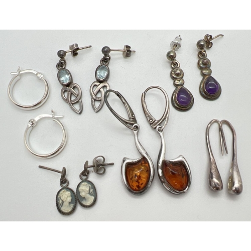 1087 - 6 pairs of silver and white metal earrings for pierced ears. In both hoop and drop styles. To includ... 