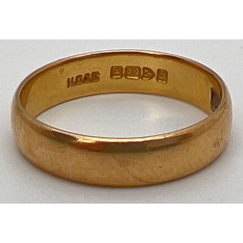 93 - A 22ct gold 5mm wedding band ring, approx. 3.8g. Ring size N.