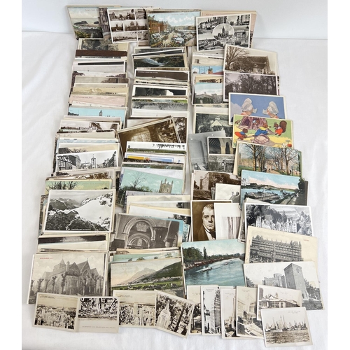 121 - Approx. 500 assorted Victorian & vintage postcards from British and overseas locations. To include R... 