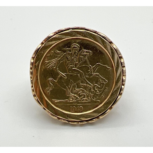 1046 - A 9ct gold St. George medallion signet ring with pierced heart decoration to both shoulders and moun... 