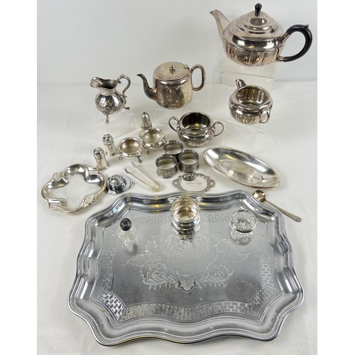 1134 - A box of assorted vintage silver plated items to include 3 piece matching tea set, Mappin & Webb Cla... 