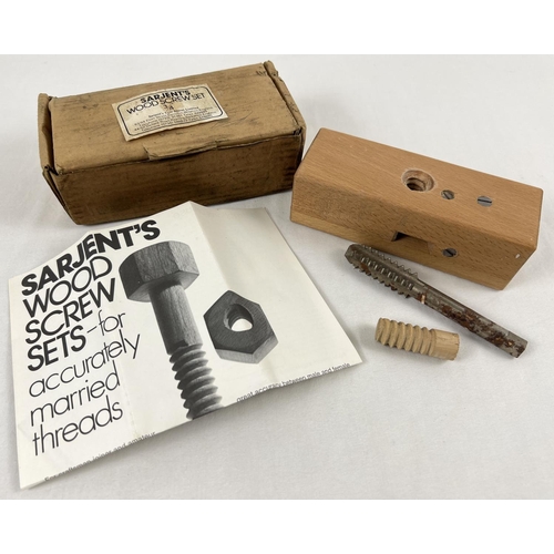 1330 - A vintage Sarjent's Tools wood screw box and tap set 3/4