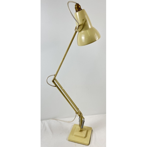 1336 - A vintage Herbert Terry, Redditch, cream 3 section angle poise lamp with square stepped base. Fully ... 